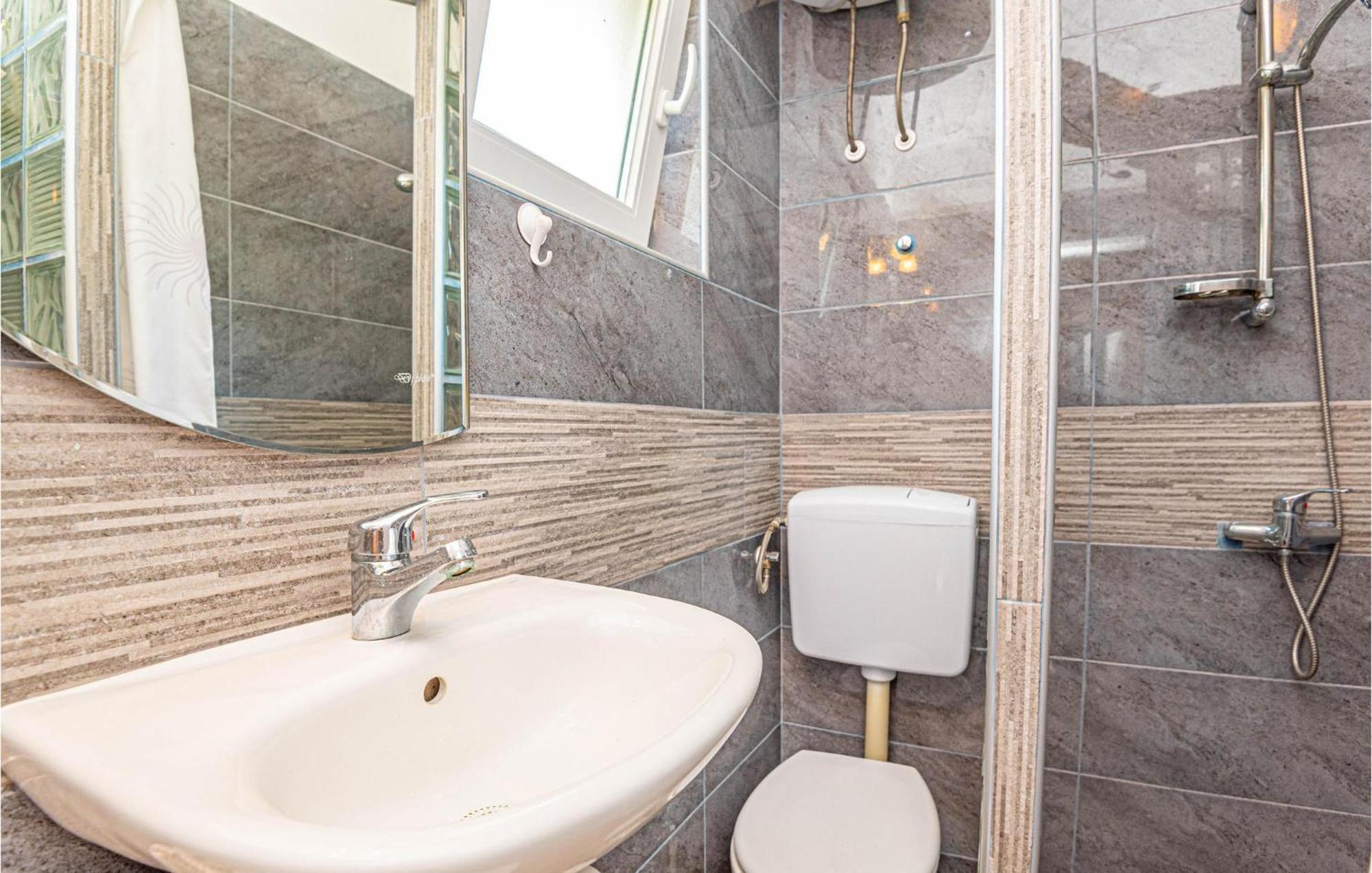 Nice Home In Zatoglav With House Sea View Podglavica 외부 사진
