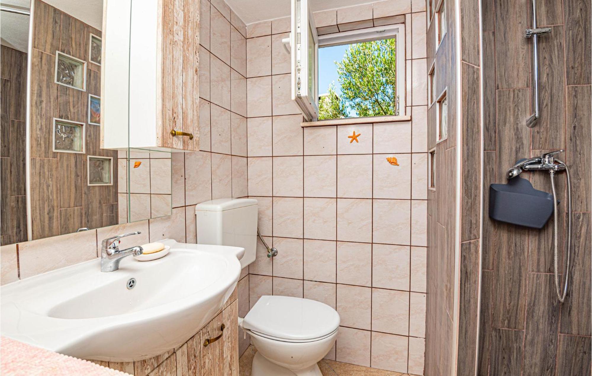 Nice Home In Zatoglav With House Sea View Podglavica 외부 사진